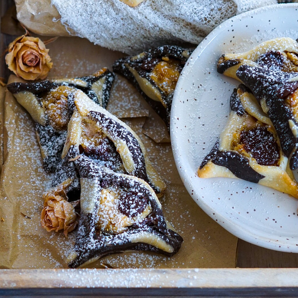 Cookie Butter Cheesecake Hamantaschen