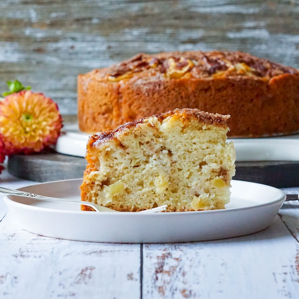 Cinnamon Apple Cake