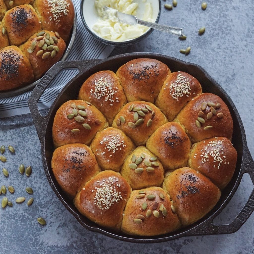 Honey Pumpkin Dinner Rolls