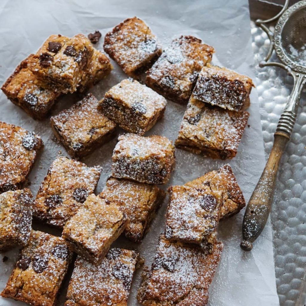 Flourless Blondies