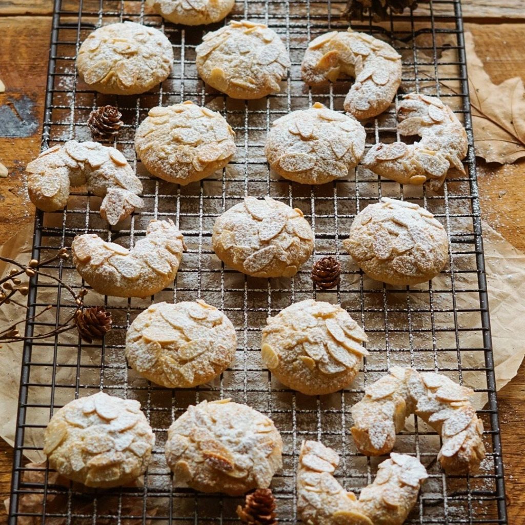 Amaretti Cookies