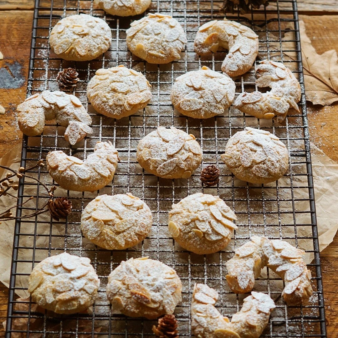Amaretti Cookies - thekitchensinkblog.com